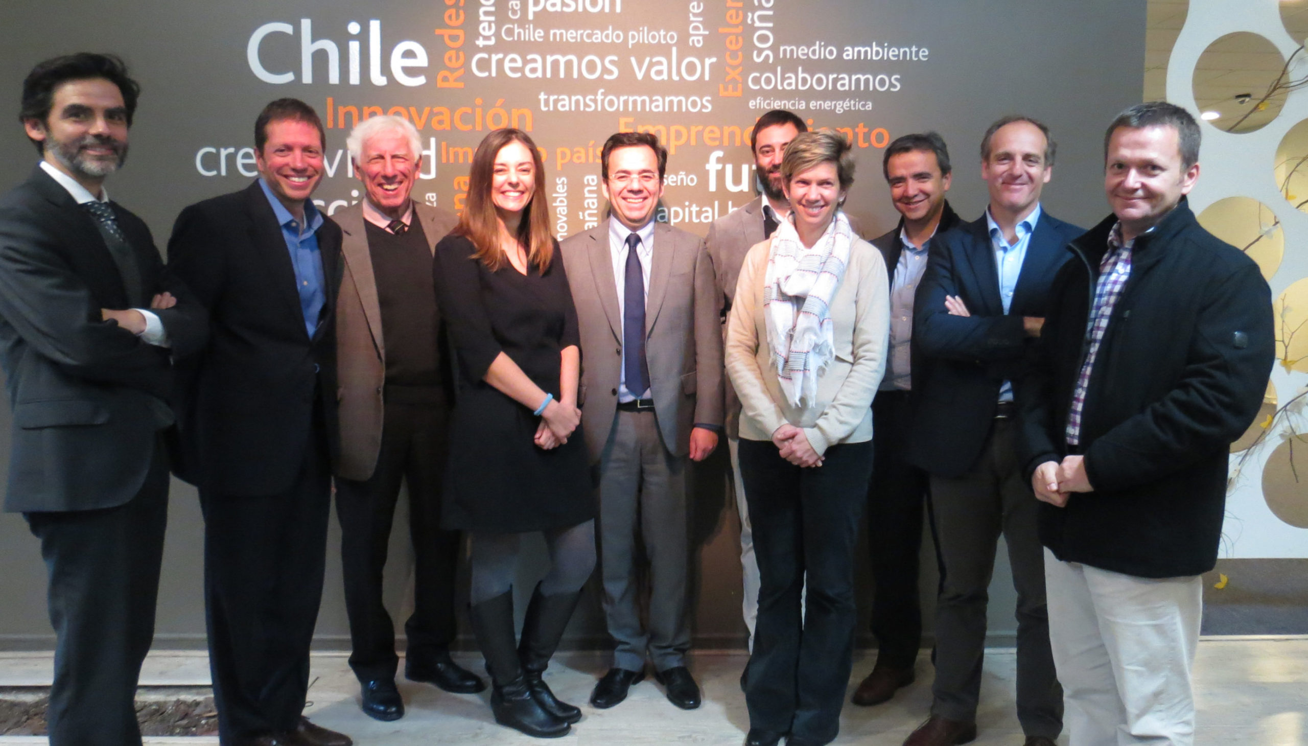 Ministro de Economía visita FCh para abordar desafíos de innovación