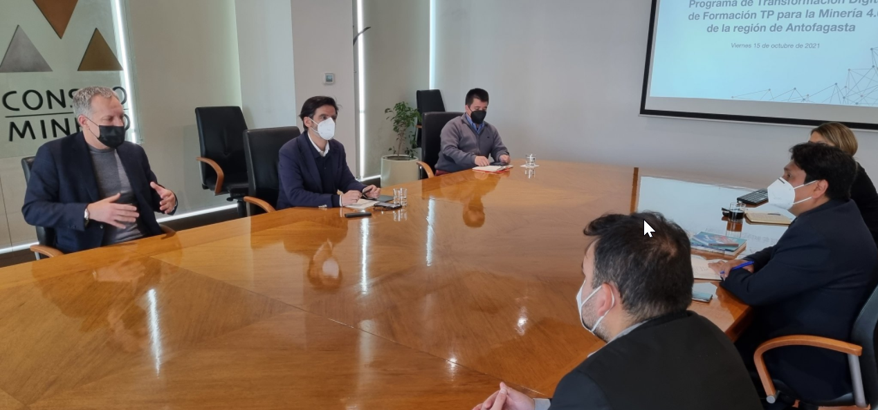Equipo del CCM-Eleva lidera reuniones con gobernadores de regiones mineras