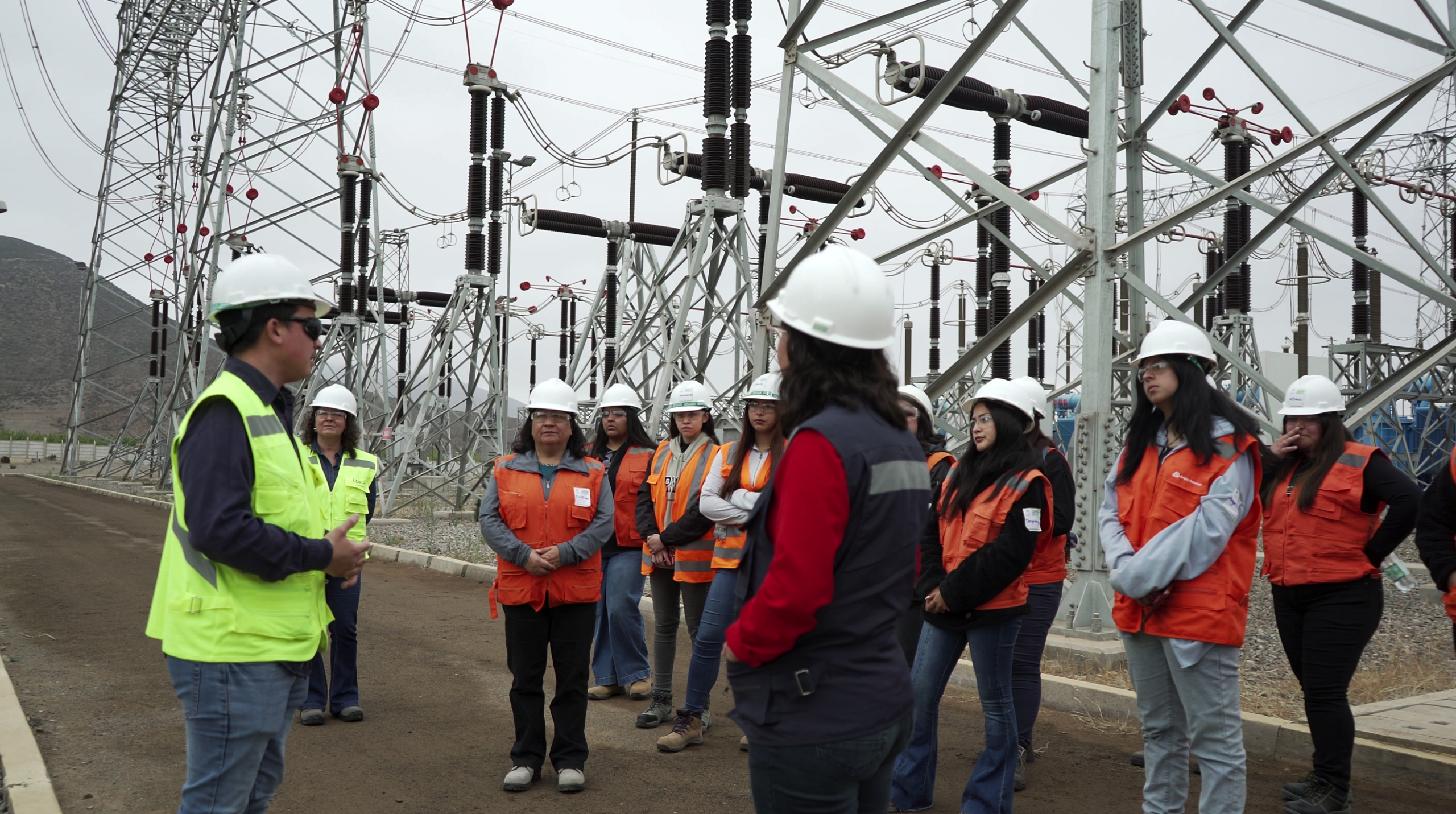 ISA INTERCHILE impulsa la participación femenina en el sector energía a través de programa social