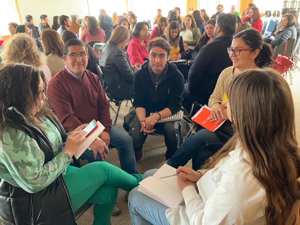 Docentes y profesionales de la educación de SLEP Llanquihue se capacitan con Fundación Chile en convivencia escolar y retroalimentación de prácticas