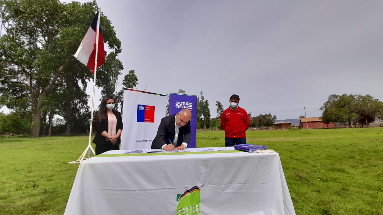 Convenio de alternancia formativa con Minagri permitirá que estudiantes de la región se perfeccionen en organizaciones ligadas a la agricultura
