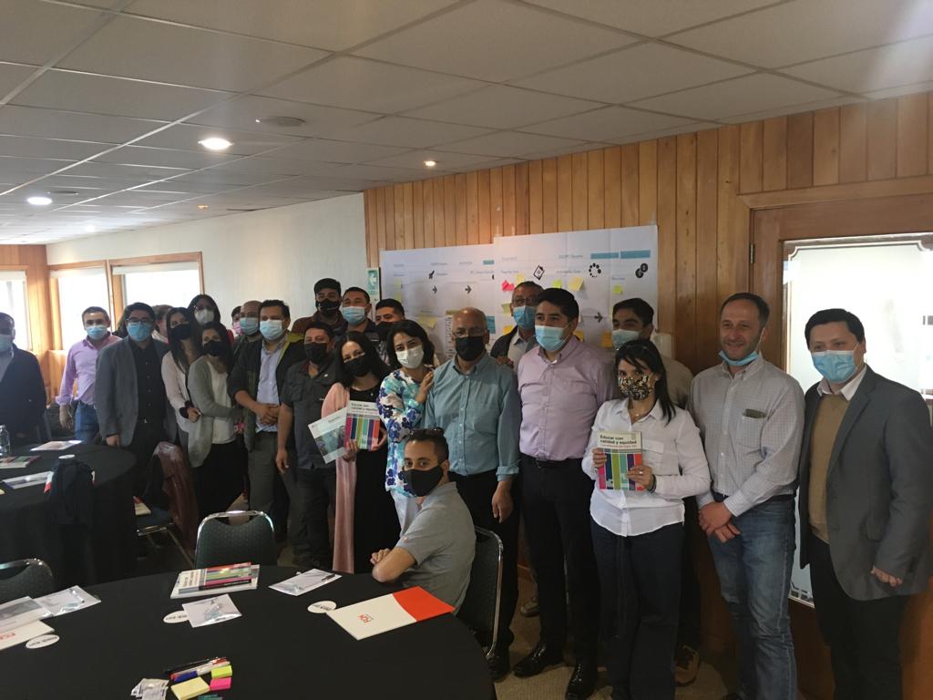 Más de 40 docentes de LLanquihue se capacitan en innovadora metodología de aprendizaje cooperativo basado de retos