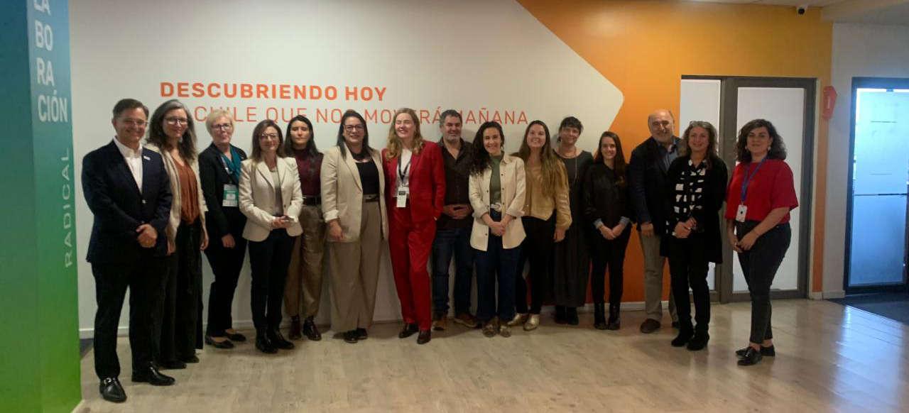 Fundación Chile y Tredu de Finlandia sellan alianza para fortalecer la formación técnico profesional en Chile