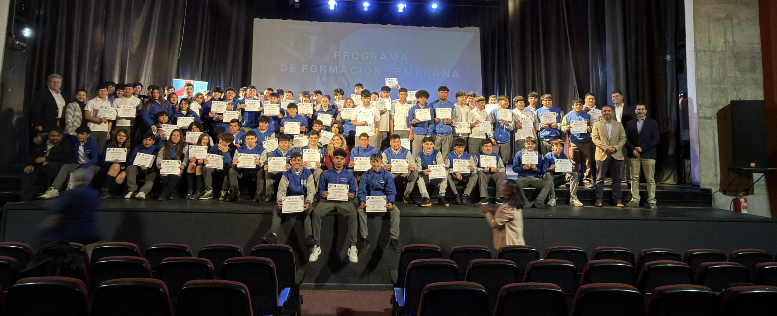 107 estudiantes de Casablanca completaron formación técnica para la industria minera tras una tercera versión del “Programa de Formación Temprana FLS”