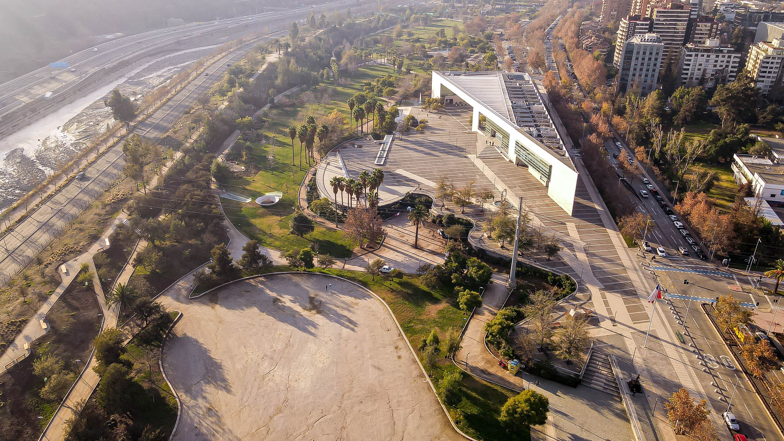 HUB Vitacura y ChileGlobal Ventures abren convocatoria para startups que desarrollen soluciones en el rubro de las Smart Cities