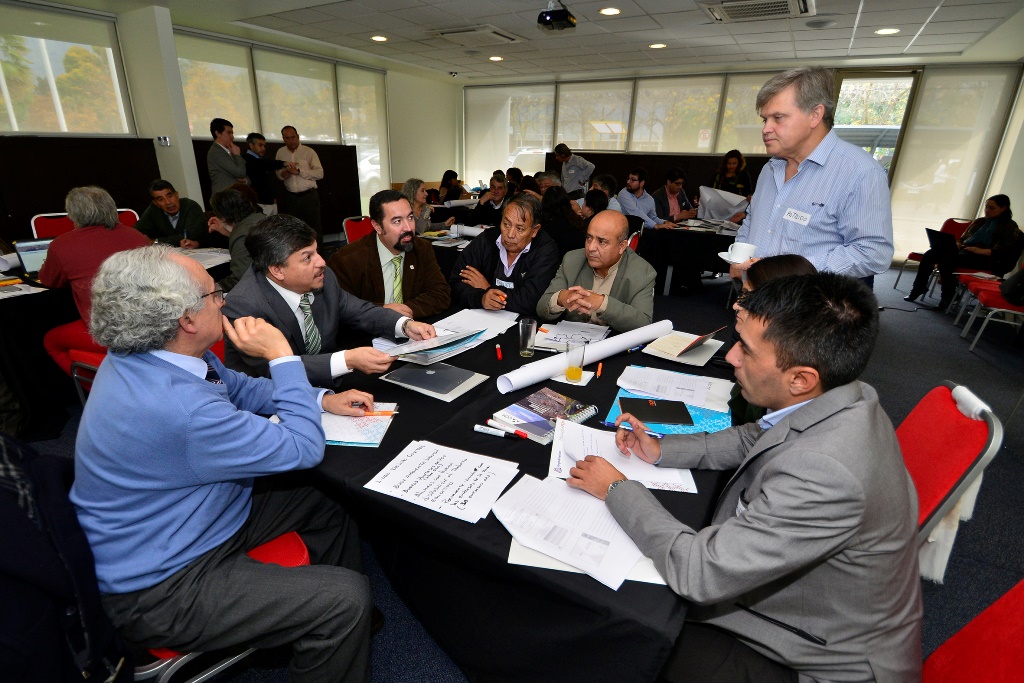 Curso busca potenciar el liderazgo y la gestión de los equipos directivos de liceos técnicos