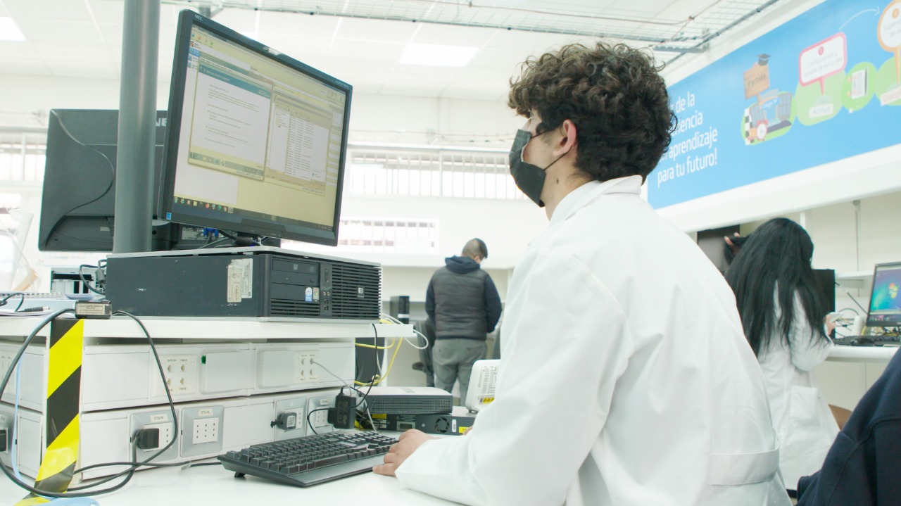 Docentes de liceos técnicos de Coquimbo se capacitan en nueva metodología de aprendizaje basado en retos