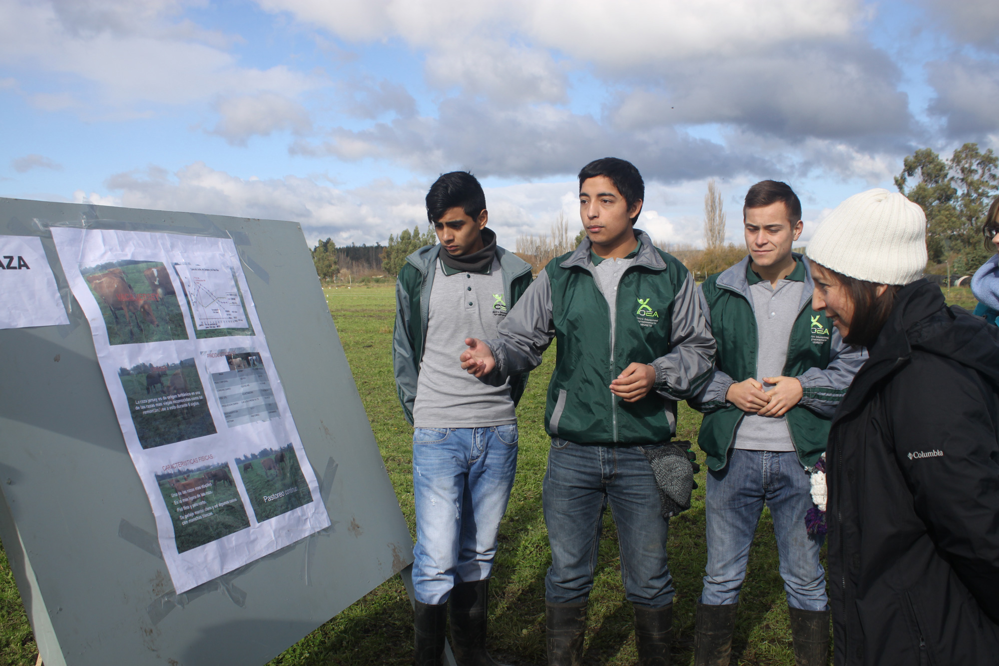 Innovadora experiencia vincula a estudiantes de liceo TP con la industria de la leche