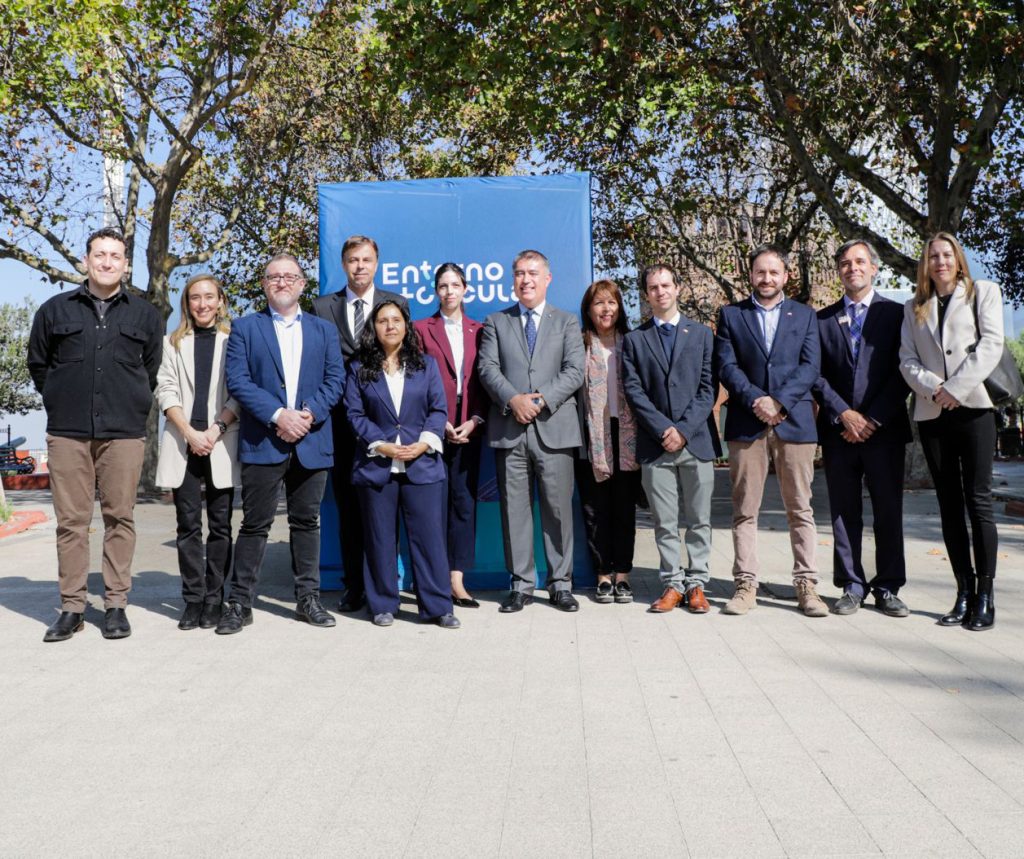 Ministerio del Medio Ambiente celebra el Día de la Tierra con innovador piloto tecnológico para identificar vertederos, áridos ilegales, y aprovechar los residuos de la construcción en Chile