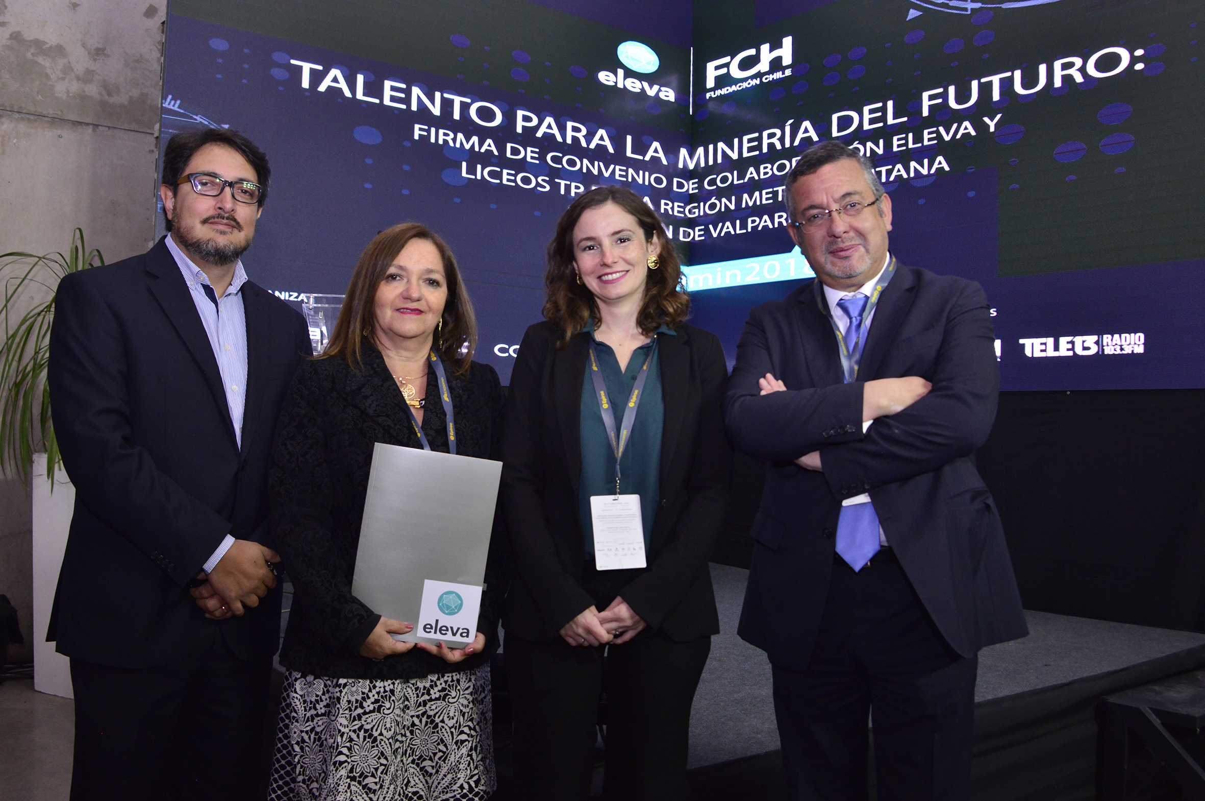 10 Liceos Técnicos Profesionales de la zona centro se unen en la red eleva