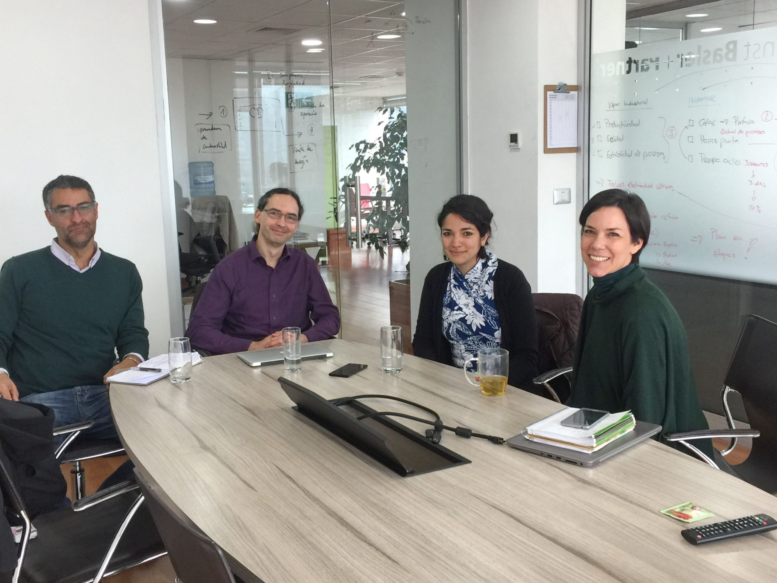 Energía Presidencial analizó los desafíos energéticos con equipo programático de Beatriz Sánchez