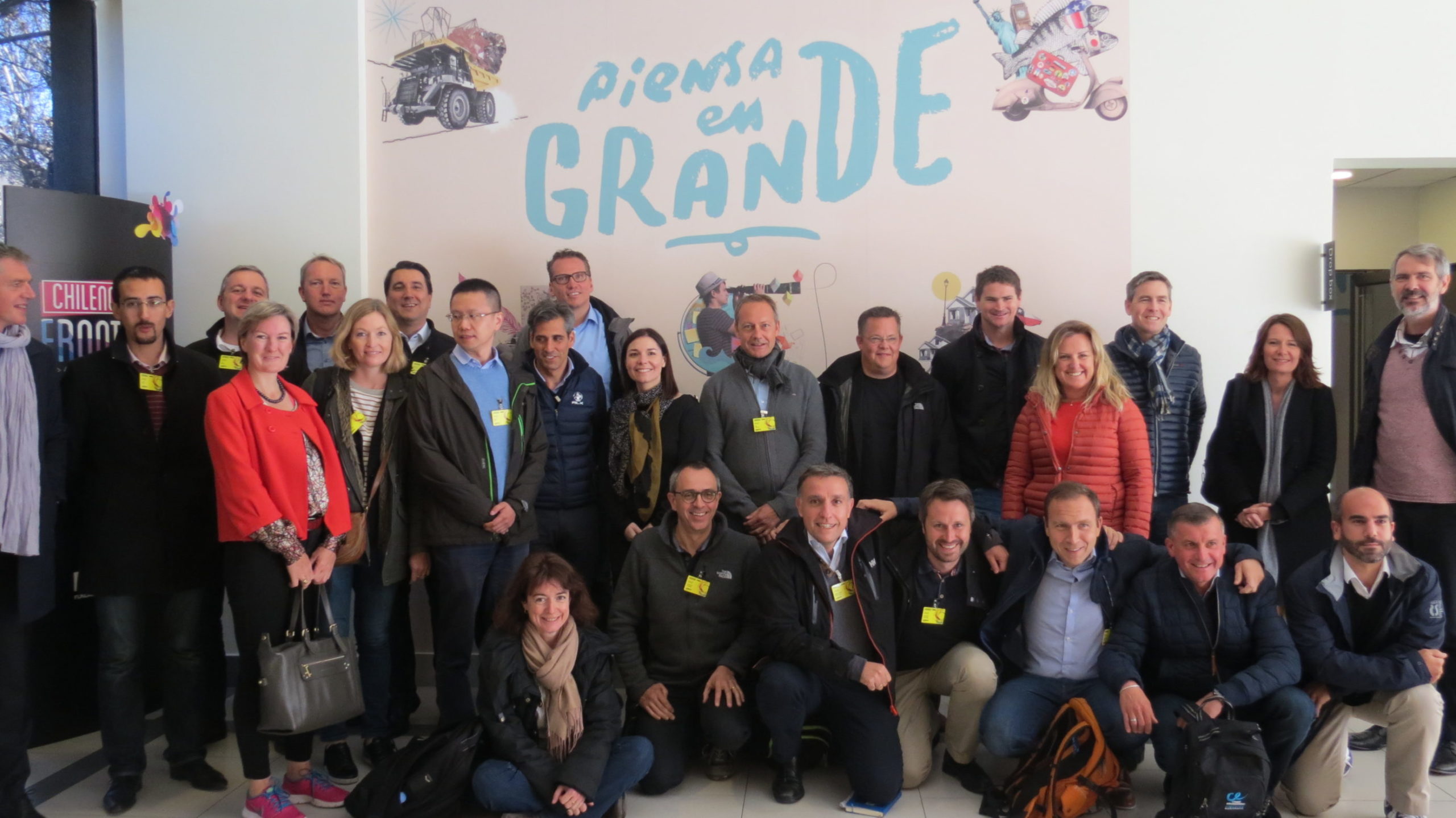 Más de 20 altos ejecutivos de Airbus visitaron Fundación Chile