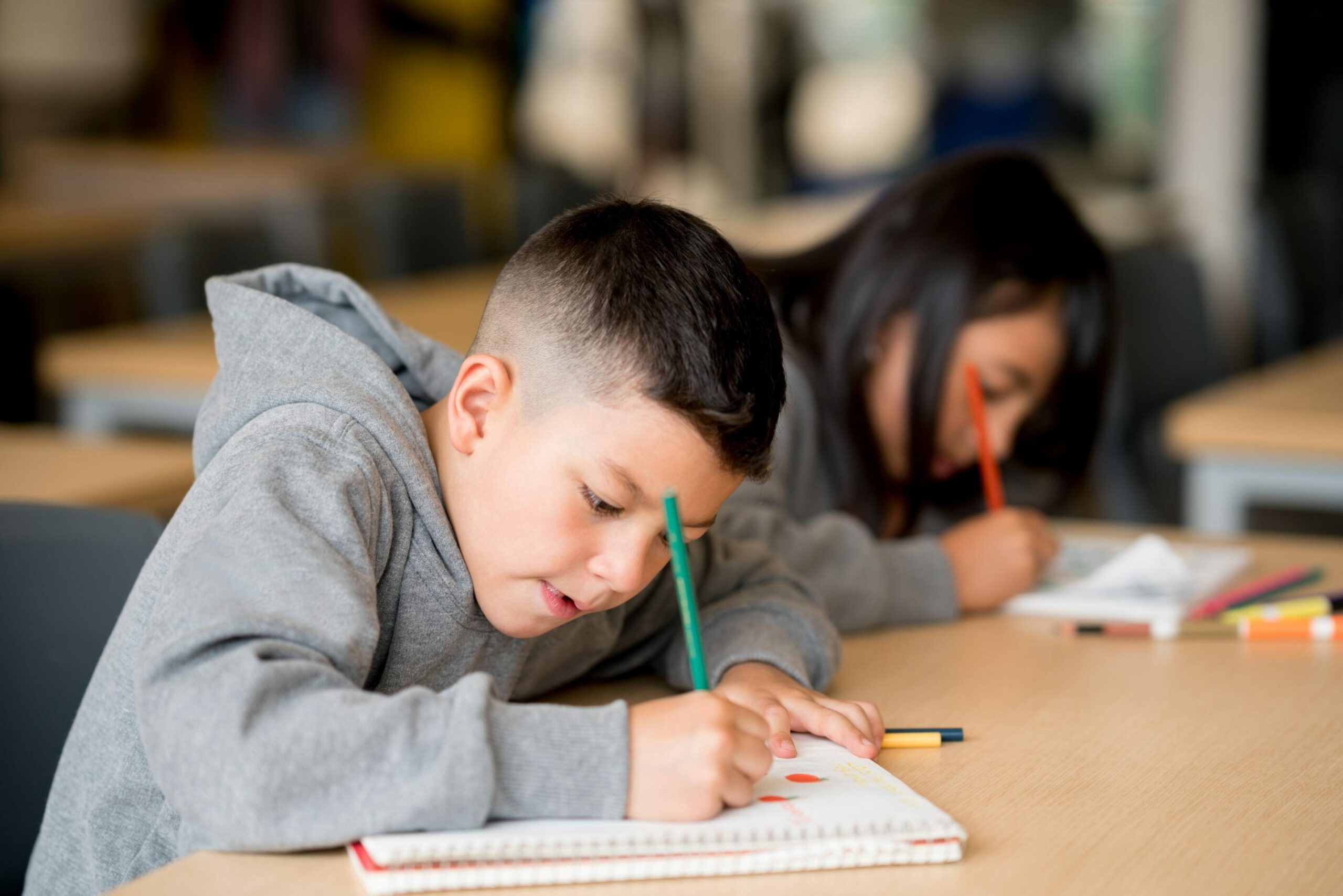 Informe internacional de la OCDE destaca prácticas pedagógicas basadas en evidencia con participación de escuelas chilenas
