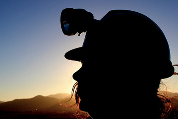 Mujer y minería: rompiendo el » techo de cristal»