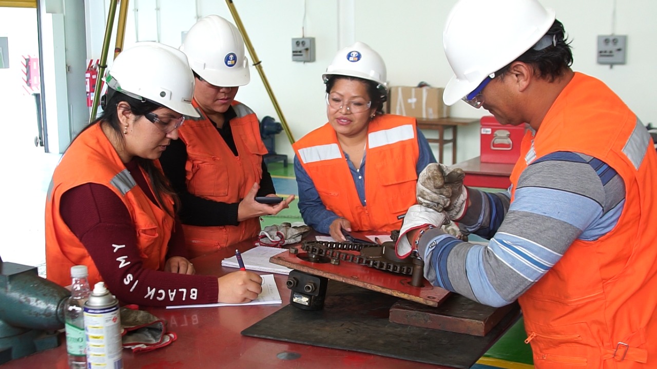 Capacitación: la clave para potenciar una mayor participación de mujeres en la industria minera