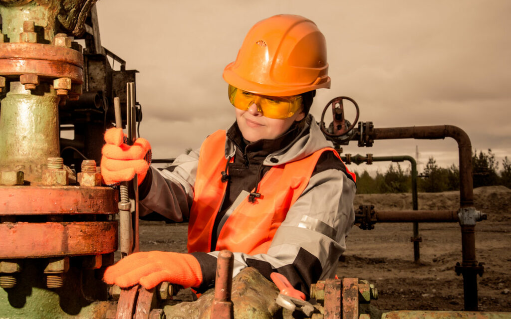 Chile se consolida como el segundo país con mayor participación de mujeres en la minería a nivel global