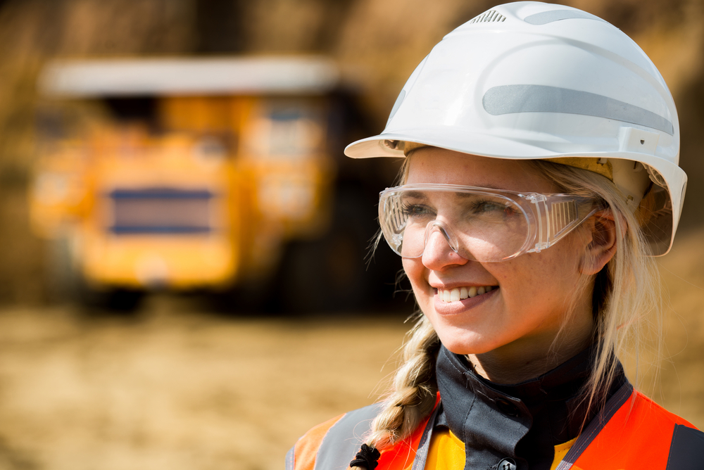 Participación laboral femenina en la minería llega a 7,9% y en subgerencias supera el 10%