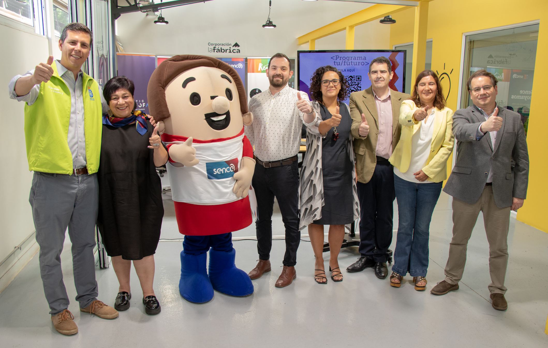 Lanzan más de 2.800 becas gratuitas de especialización digital en cuatro regiones del país