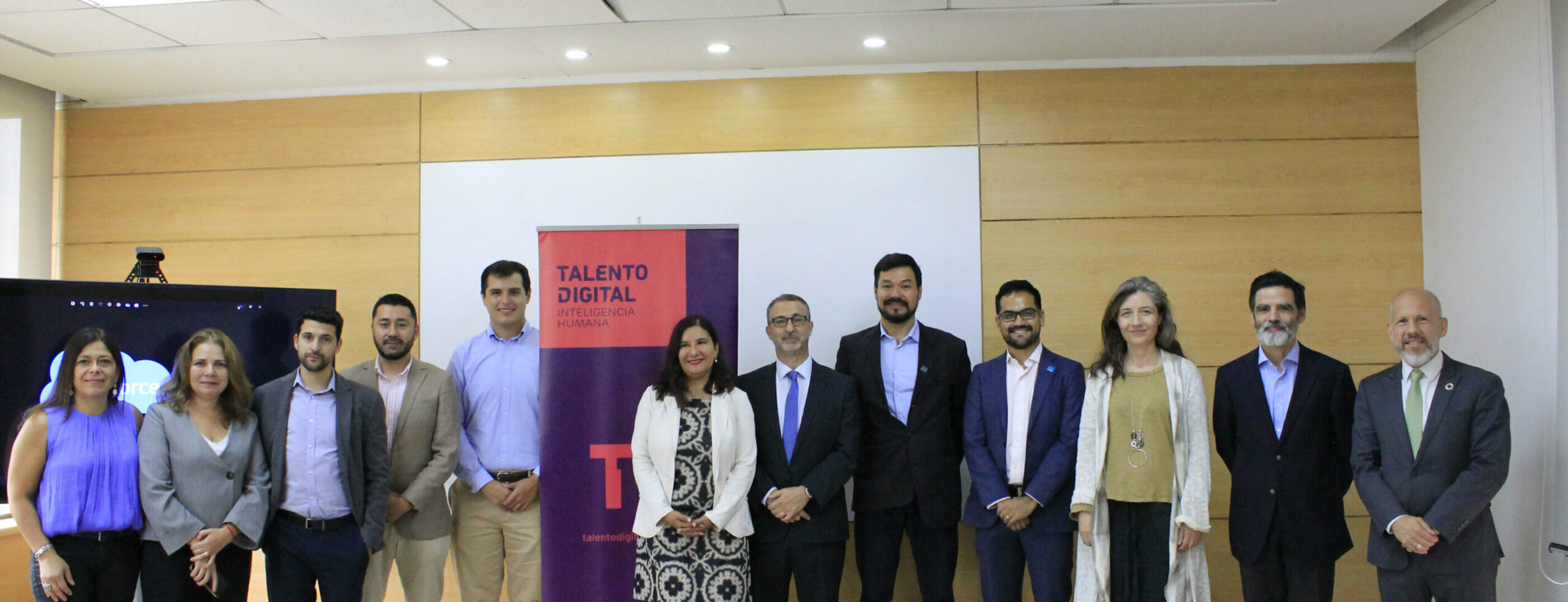 Nuevas becas de Salesforce y Talento Digital potenciarán acceso laboral al mundo de las TI