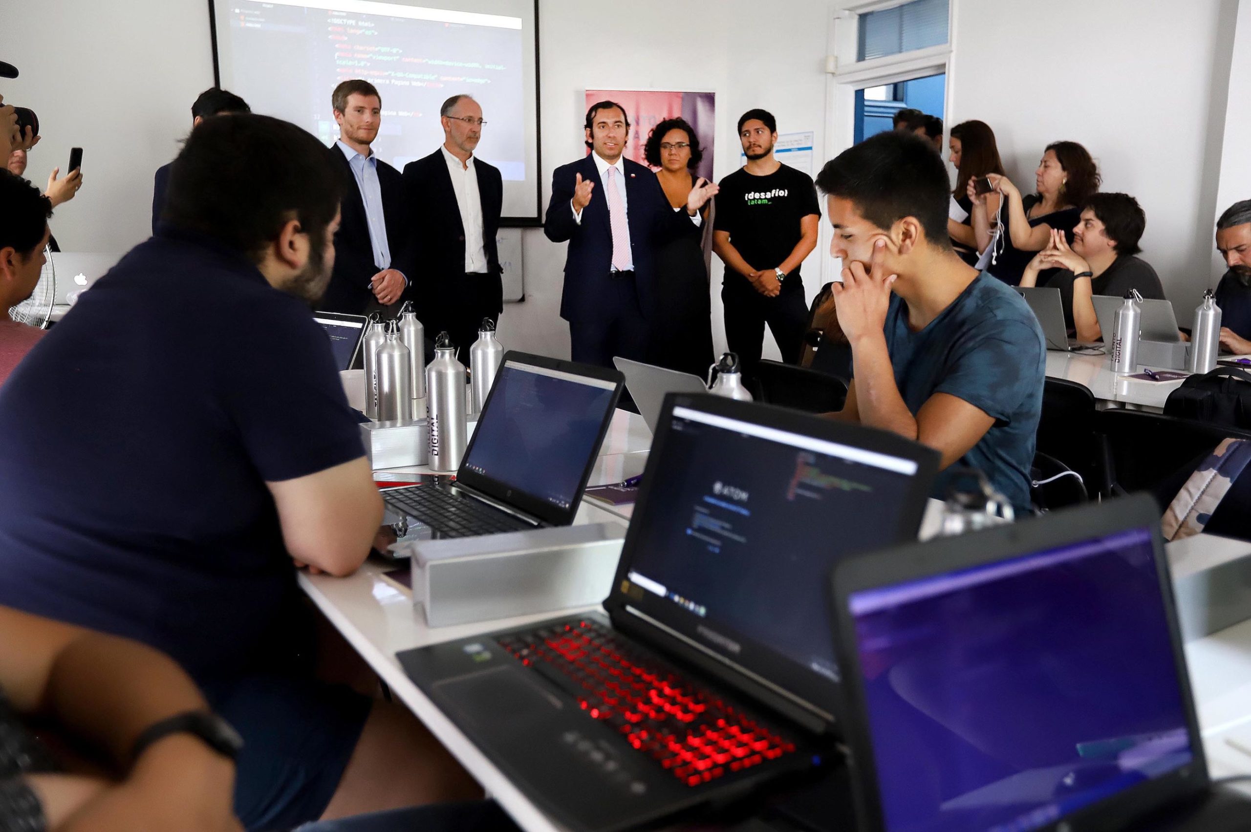 Comienzan inéditos cursos para fomentar ocupación en trabajos del área tecnológica
