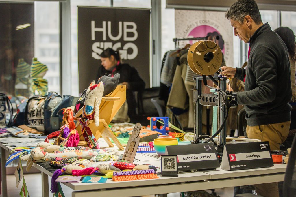 HUB Metropolitano acoge el cierre del Global Textile Ministerial & Industry Summit y conecta a emprendedoras municipales con la agenda textil mundial