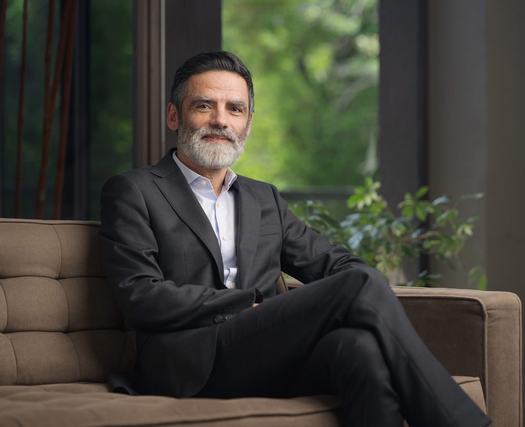 Hernán Araneda y el rol de FCh dentro de Chile: "Tiene algo muy cautivante. Siempre está pensando en el futuro"