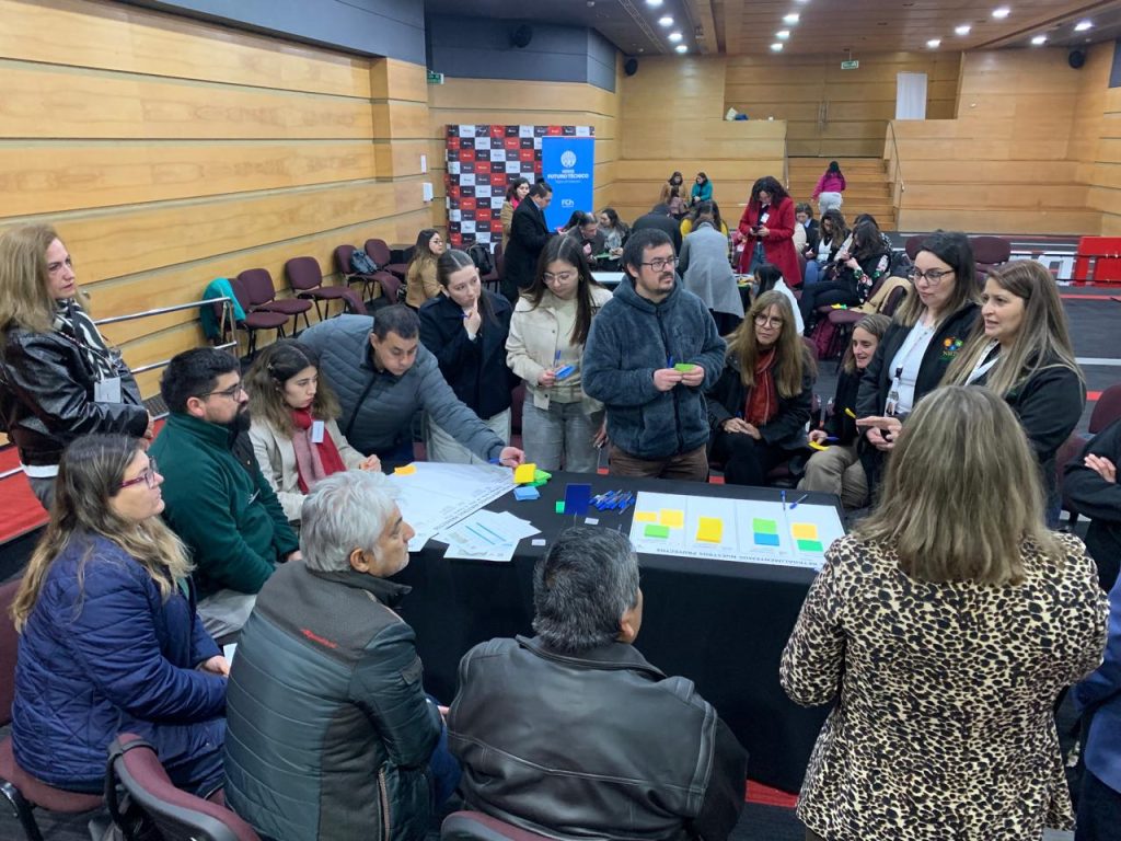Liceos técnico-profesionales de Valparaíso presentan innovaciones pedagógicas en encuentro regional